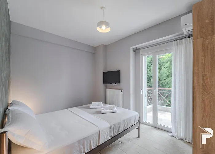 P Deluxe A4 * Nea Michaniona